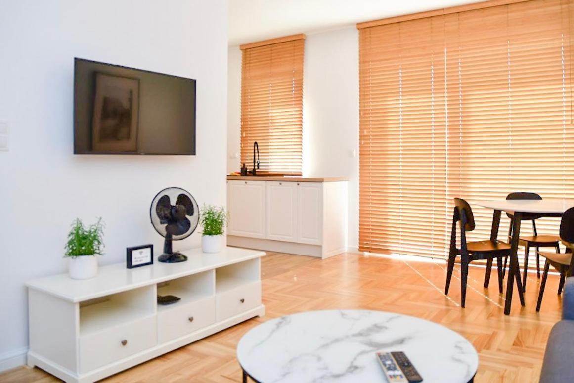 Apartament Lekka Apartment Варшава Екстериор снимка